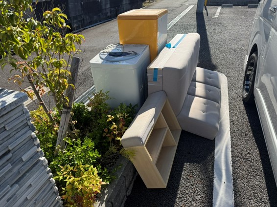 豊明市Y様のソファベッドや冷倉庫と洗濯機の回収画像